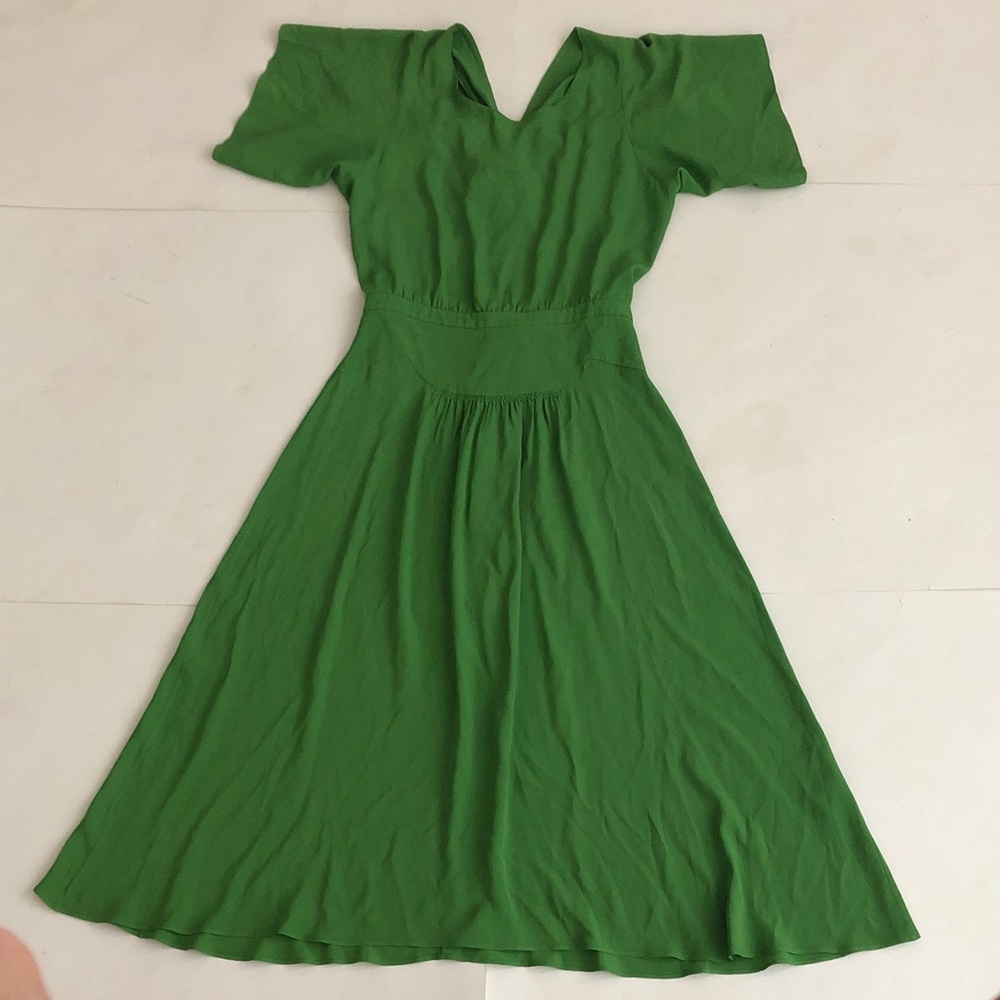 No 21 Green Dress 42 (S-M) Silk blend w Cut out in back short sleeve Excellent
